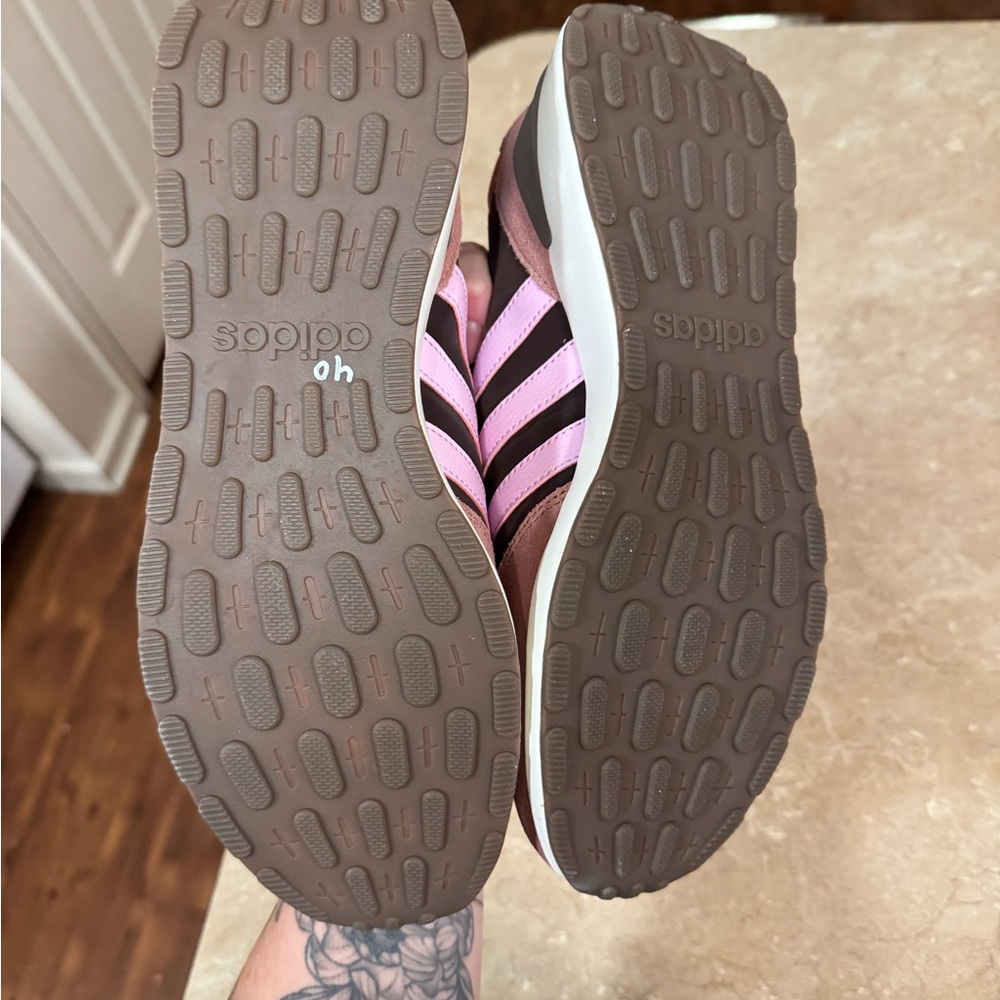 Adidas Women's Sneakers in Pink and Brown - Picture 3 of 3
